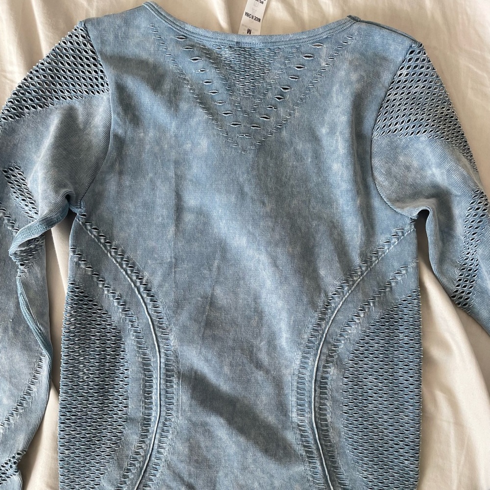 Seamless Flow Acid Wash Cut Out Thumb Hole Sports Top